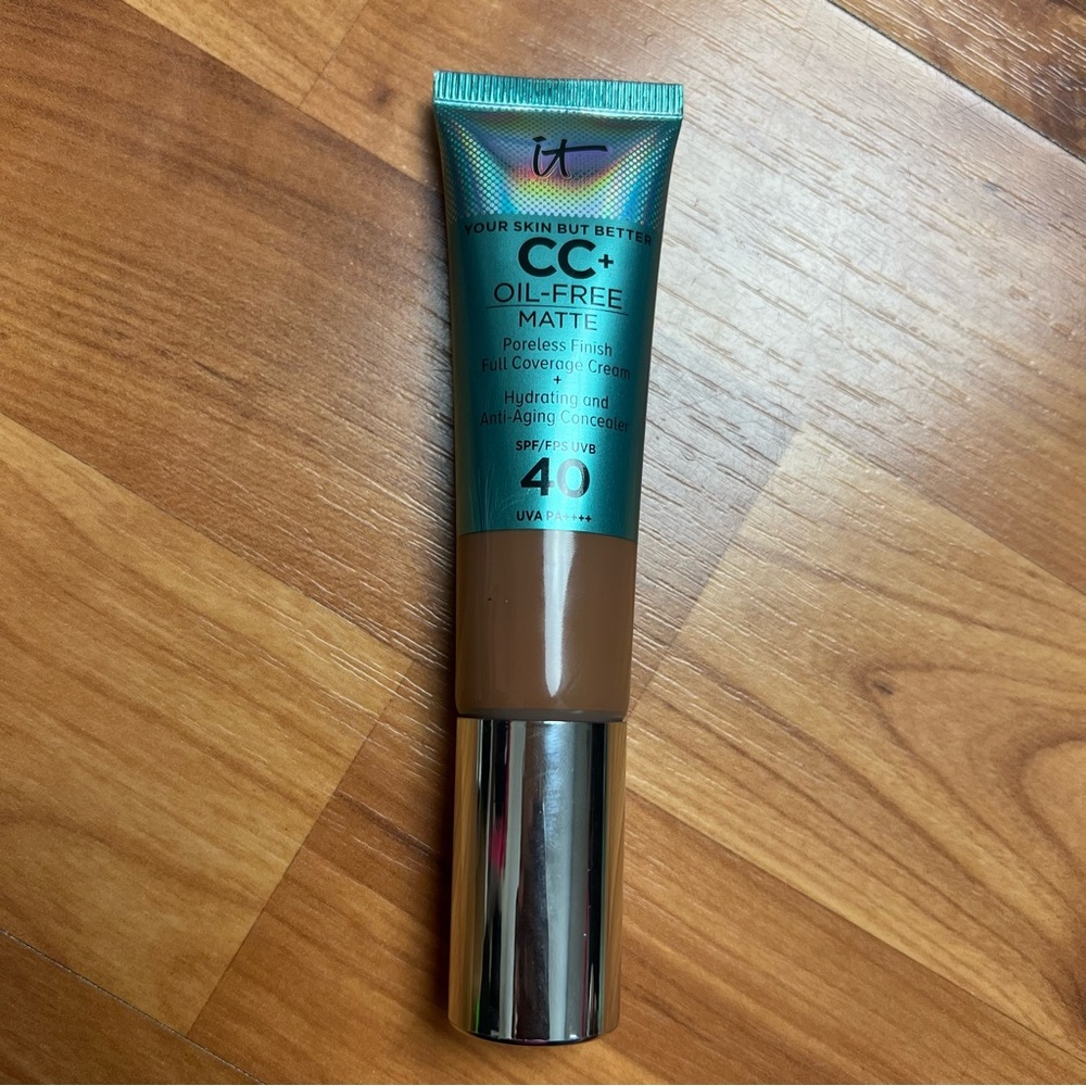 IT COSMETICS CC+ OIL FREE MATTE FOUNDATION WITH SPF 40 - DEEP